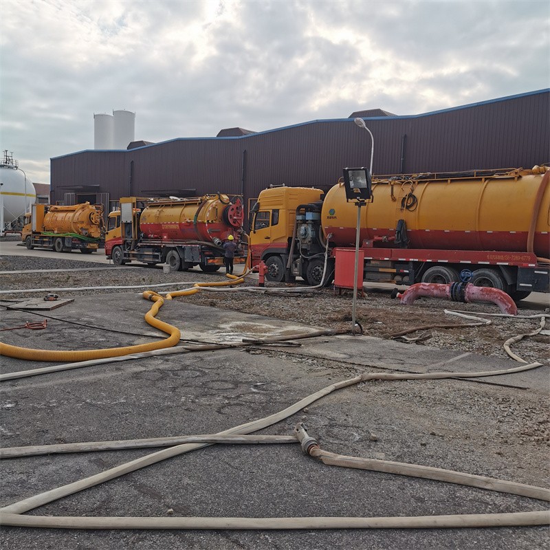 翰林镇污水池清理